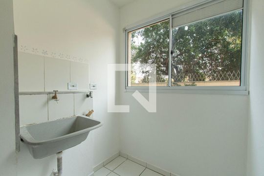 Área de Serviço de apartamento para alugar com 2 quartos, 50m² em Vila Helena, Sorocaba