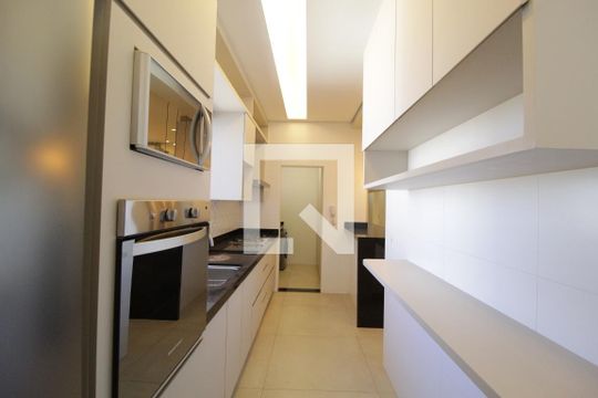 Cozinha de apartamento para alugar com 3 quartos, 127m² em Granada, Uberlândia