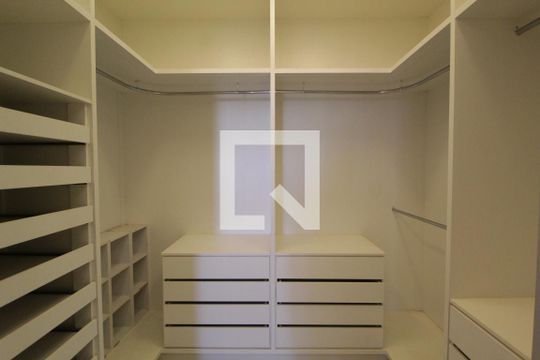 Quarto 1 - Suíte - Closet de apartamento para alugar com 3 quartos, 127m² em Granada, Uberlândia
