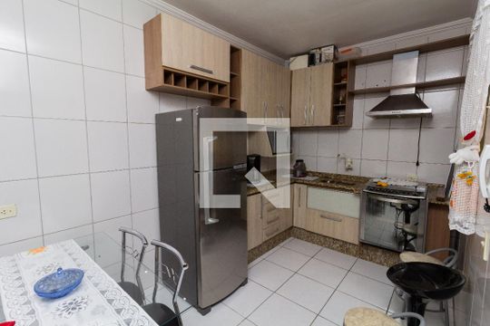 Cozinha de casa de condomínio à venda com 2 quartos, 78m² em Jardim Gonzaga, São Paulo