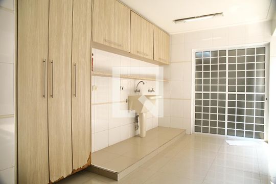 Área de Serviço de casa à venda com 4 quartos, 250m² em Taboão, São Bernardo do Campo