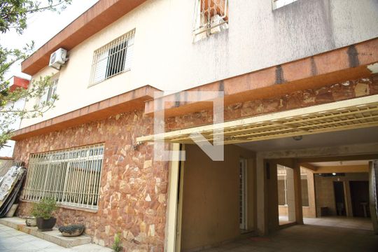 Fachada de casa à venda com 4 quartos, 250m² em Taboão, São Bernardo do Campo