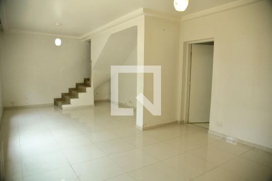 Sala de casa à venda com 4 quartos, 250m² em Taboão, São Bernardo do Campo