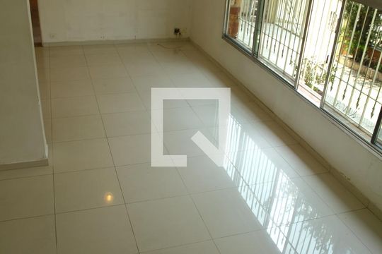 Sala de casa à venda com 4 quartos, 250m² em Taboão, São Bernardo do Campo