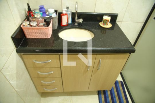 Banheiro Quarto 2 de apartamento à venda com 3 quartos, 72m² em Jardim Olavo Bilac, São Bernardo do Campo