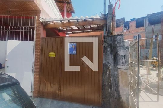 Fachada de casa para alugar com 2 quartos, 80m² em Jardim Sao Luiz, São Paulo