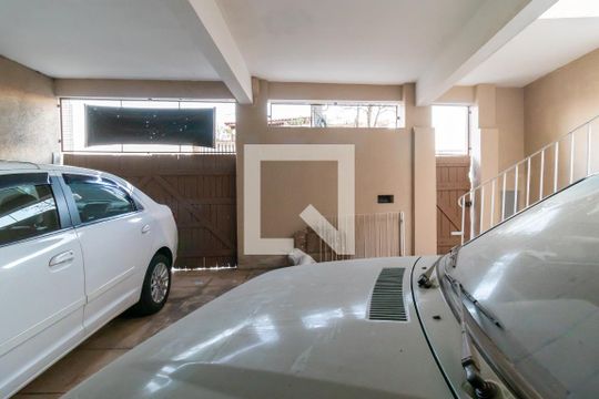 Garagem de casa à venda com 2 quartos, 141m² em Imirim, São Paulo