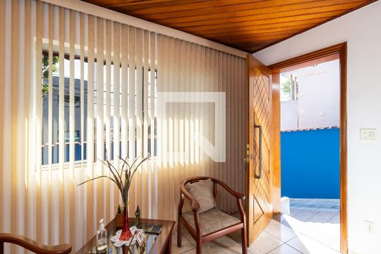 Hall de Entrada de casa à venda com 3 quartos, 240m² em Vila Maria Luisa, São Paulo