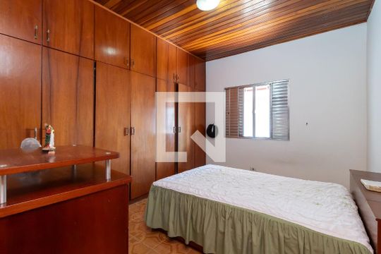 Suíte de casa à venda com 3 quartos, 240m² em Vila Maria Luisa, São Paulo