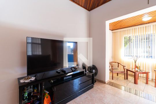 Sala de casa à venda com 3 quartos, 240m² em Vila Maria Luisa, São Paulo