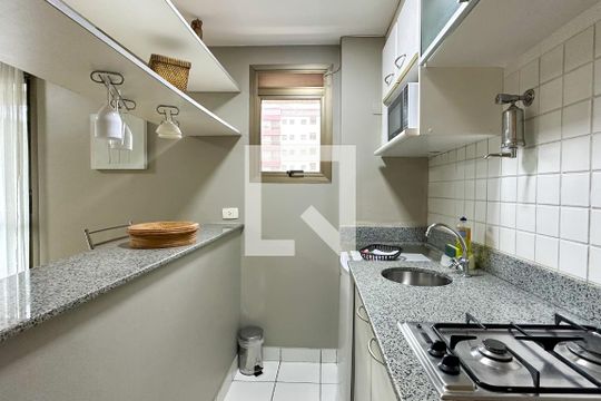 Cozinha de apartamento à venda com 1 quarto, 45m² em Copacabana, Rio de Janeiro