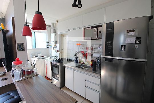 Cozinha de apartamento para alugar com 2 quartos, 48m² em Irajá, Rio de Janeiro