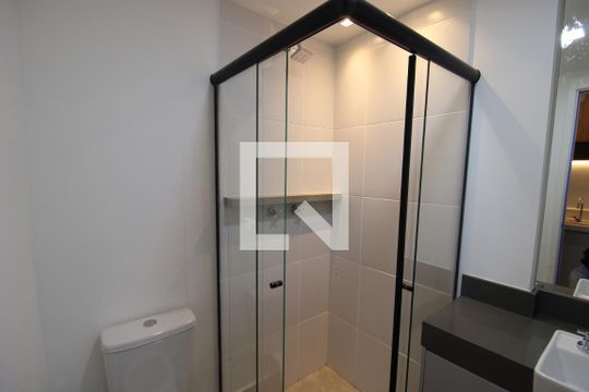 Banheiro de kitnet/studio para alugar com 1 quarto, 28m² em Parada Inglesa, São Paulo