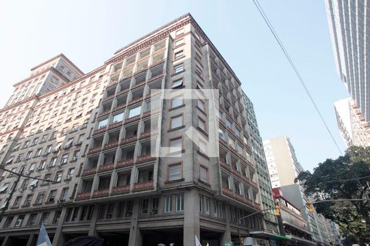 Fachada de apartamento para alugar com 7 quartos, 160m² em Centro Histórico, Porto Alegre