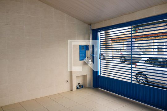 Garagem de casa para alugar com 2 quartos, 101m² em Osvaldo Cruz, São Caetano do Sul