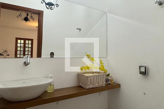 Lavabo de casa de condomínio à venda com 4 quartos, 300m² em Alphaville, Santana de Parnaíba