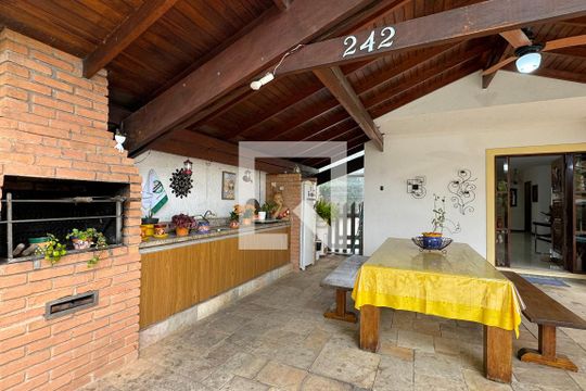 Churrasqueira de casa de condomínio à venda com 4 quartos, 300m² em Alphaville, Santana de Parnaíba
