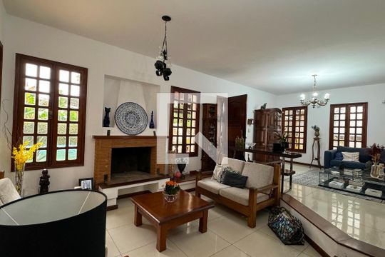 Sala de casa de condomínio à venda com 4 quartos, 300m² em Alphaville, Santana de Parnaíba
