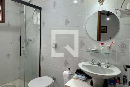 Banheiro da Suíte 2 de casa de condomínio à venda com 4 quartos, 300m² em Alphaville, Santana de Parnaíba