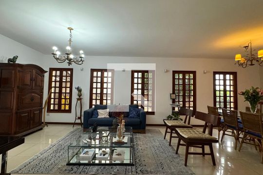 Sala de casa de condomínio à venda com 4 quartos, 300m² em Alphaville, Santana de Parnaíba