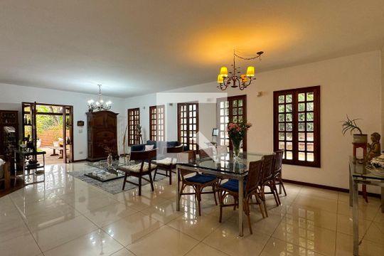Sala de Jantar de casa de condomínio à venda com 4 quartos, 300m² em Alphaville, Santana de Parnaíba