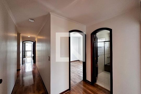 Corredor Quartos de apartamento à venda com 3 quartos, 237m² em Campo Belo, São Paulo