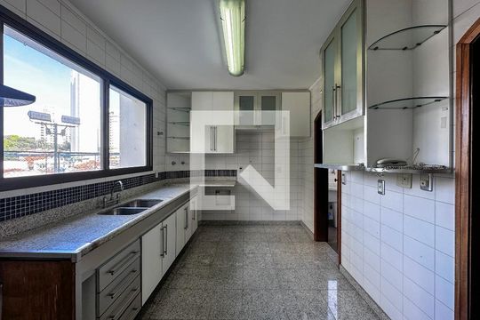 Cozinha de apartamento à venda com 3 quartos, 237m² em Campo Belo, São Paulo
