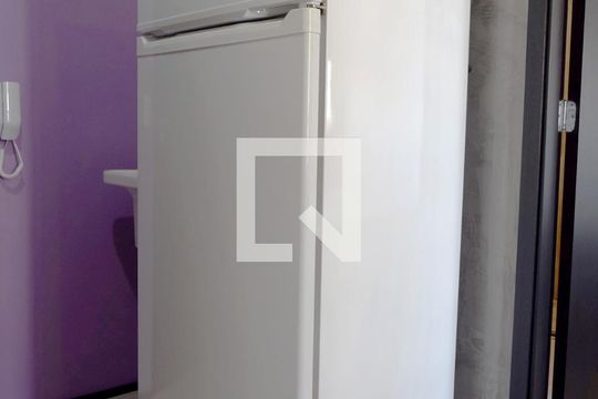 Cozinha de apartamento para alugar com 1 quarto, 25m² em Pinheiros, São Paulo