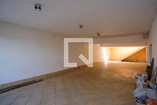 Garagem de casa à venda com 3 quartos, 343m² em Jardim Orlandina, São Bernardo do Campo