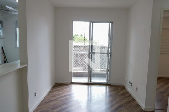 sala de apartamento para alugar com 2 quartos, 46m² em Padroeira, Osasco