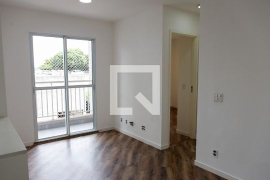Apartamento para alugar com 2 quartos, 46m² em Padroeira, Osasco