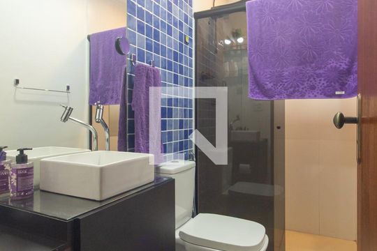 Banheiro de apartamento para alugar com 2 quartos, 51m² em Campo Grande, Rio de Janeiro