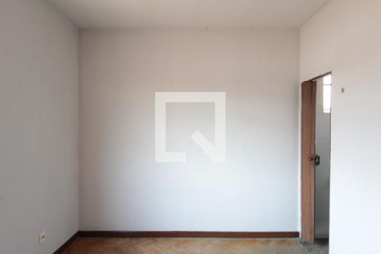 Suite de casa para alugar com 2 quartos, 180m² em Glória, Belo Horizonte