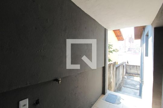 Área de Serviço de casa para alugar com 2 quartos, 180m² em Glória, Belo Horizonte