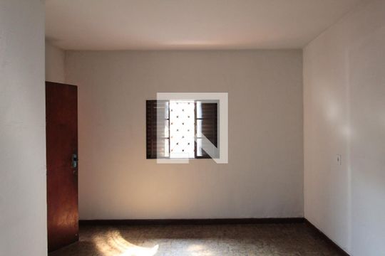 Sala de casa para alugar com 2 quartos, 180m² em Glória, Belo Horizonte