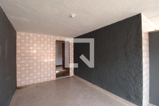 Garagem de casa para alugar com 2 quartos, 180m² em Glória, Belo Horizonte
