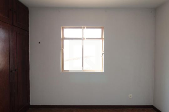 Suite de casa para alugar com 2 quartos, 180m² em Glória, Belo Horizonte