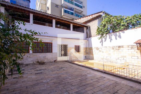 Quintal de casa à venda com 4 quartos, 220m² em Fonseca, Niterói
