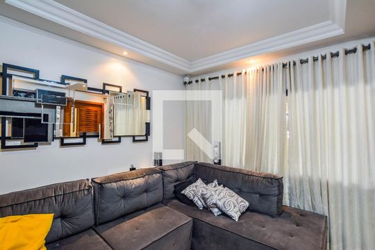 Sala de casa à venda com 4 quartos, 220m² em Parque Jaçatuba, Santo André