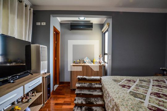 Suíte 1 de casa à venda com 4 quartos, 220m² em Parque Jaçatuba, Santo André