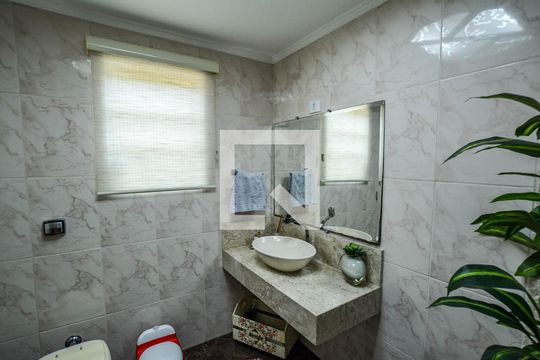 Lavabo de casa à venda com 4 quartos, 220m² em Parque Jaçatuba, Santo André