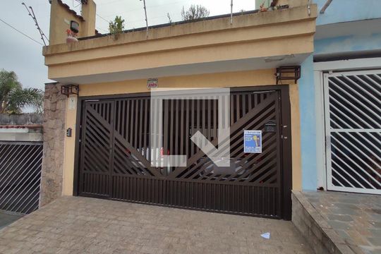 Fachada de casa à venda com 4 quartos, 220m² em Parque Jaçatuba, Santo André