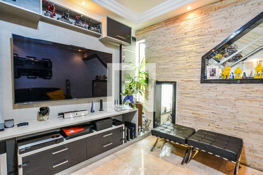 Sala de casa à venda com 4 quartos, 220m² em Parque Jaçatuba, Santo André