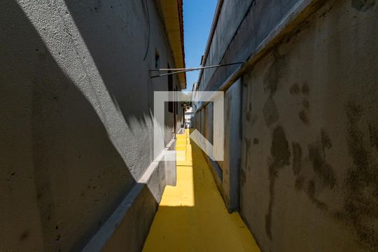 Entrada de kitnet/studio para alugar com 1 quarto, 33m² em Bonfim, Belo Horizonte