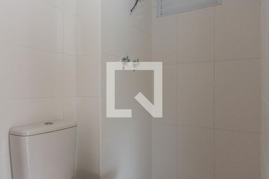 Banheiro de apartamento à venda com 2 quartos, 46m² em Morro Santana, Porto Alegre