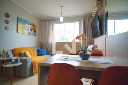 Apartamento à venda com 2 quartos, 47m² em Mário Quintana, Porto Alegre