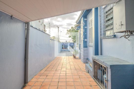 Quintal de casa à venda com 3 quartos, 200m² em Nonoai, Porto Alegre
