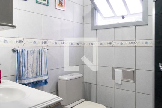 Banheiro de casa à venda com 3 quartos, 200m² em Nonoai, Porto Alegre