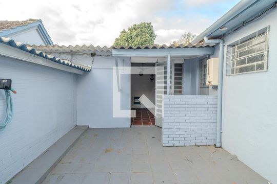 Quintal de casa à venda com 3 quartos, 200m² em Nonoai, Porto Alegre