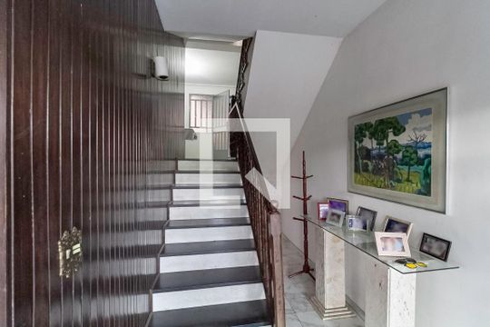 Escada de casa à venda com 4 quartos, 1062m² em Pampulha, Belo Horizonte